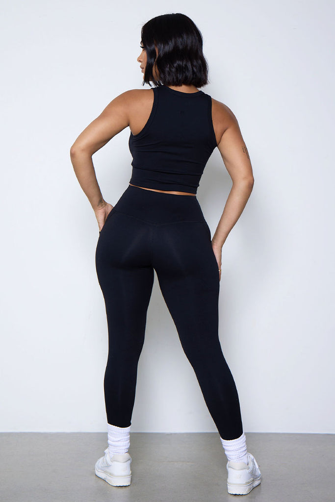 ESSENTIAL CREWNECK CROP-BLACK - Icon Swim